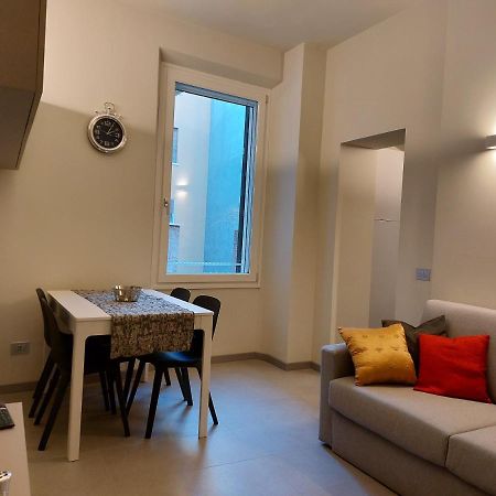 The 6 Apartments Римини Екстериор снимка