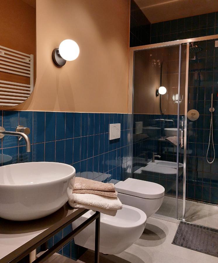 The 6 Apartments Римини Екстериор снимка