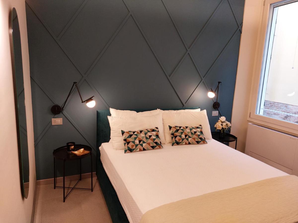 The 6 Apartments Римини Екстериор снимка
