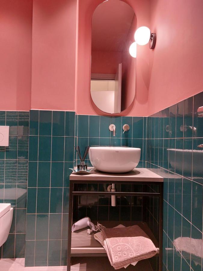 The 6 Apartments Римини Екстериор снимка