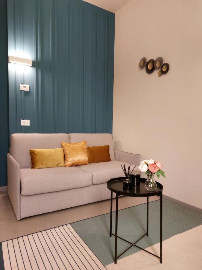 The 6 Apartments Римини Екстериор снимка