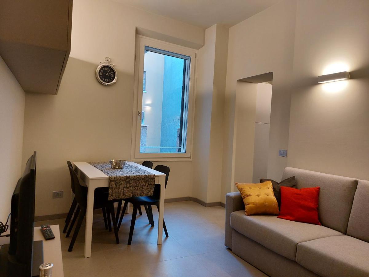 The 6 Apartments Римини Екстериор снимка