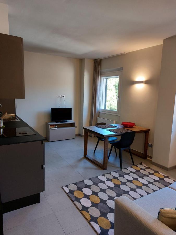 The 6 Apartments Римини Екстериор снимка
