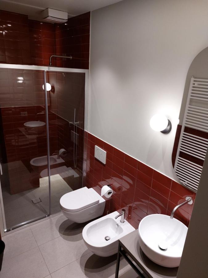 The 6 Apartments Римини Екстериор снимка