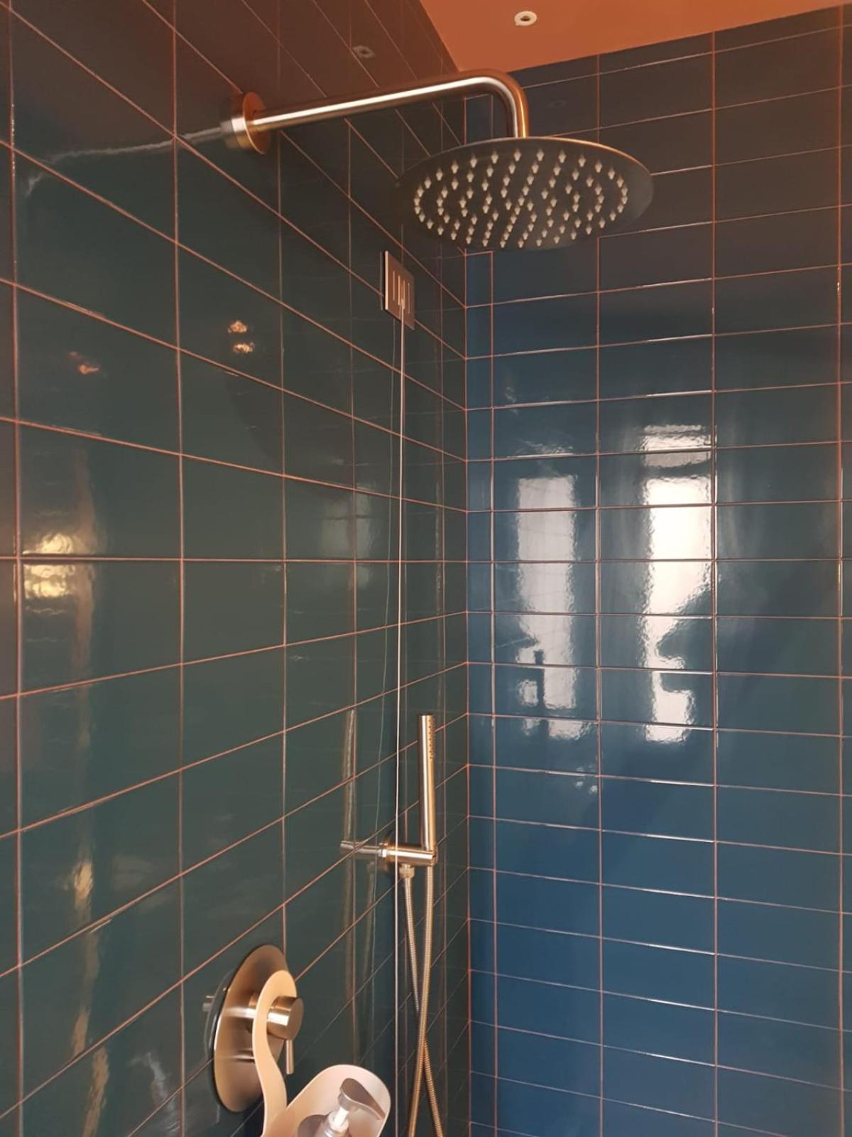 The 6 Apartments Римини Екстериор снимка