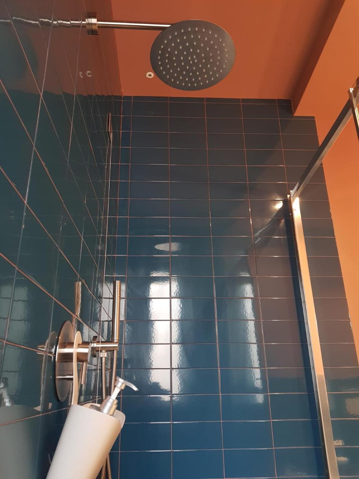 The 6 Apartments Римини Екстериор снимка